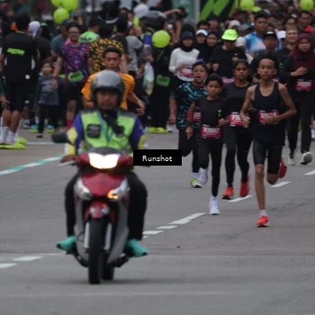 Runner Photo 5592945