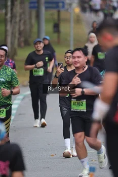 Runner Photo 5594377