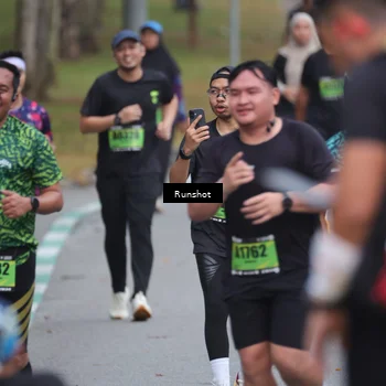 Runner Photo 5594395
