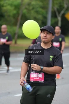 Runner Photo 5594692