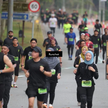 Runner Photo 5595672