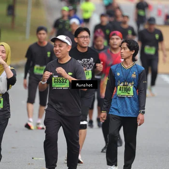 Runner Photo 5595943