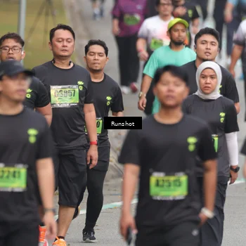 Runner Photo 5600100