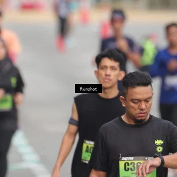 Runner Photo 5604600