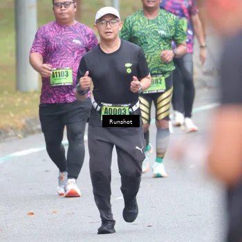 Runner Photo 5607063