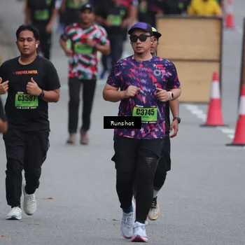 Runner Photo 5607256