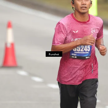 Runner Photo 5610453