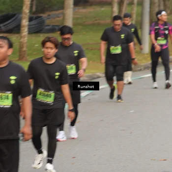 Runner Photo 5610657