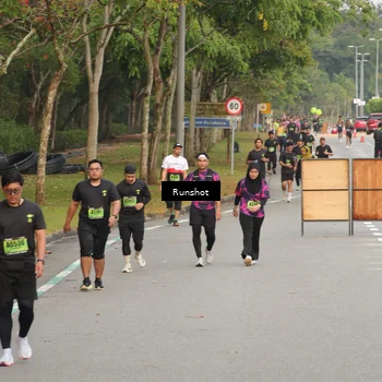 Runner Photo 5610756