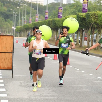 Runner Photo 5610824