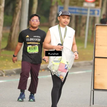 Runner Photo 5612245