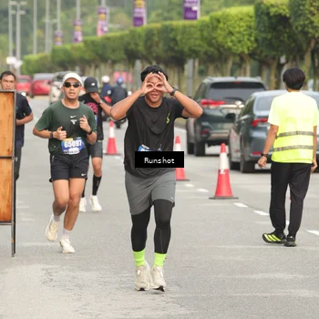 Runner Photo 5613543