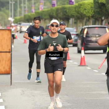 Runner Photo 5613680