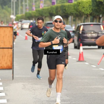 Runner Photo 5613683