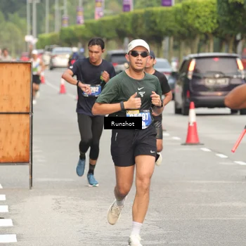 Runner Photo 5613684