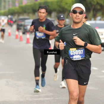 Runner Photo 5613875