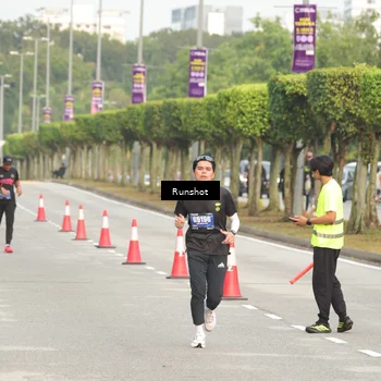 Runner Photo 5615079