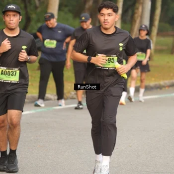 Runner Photo 5616354