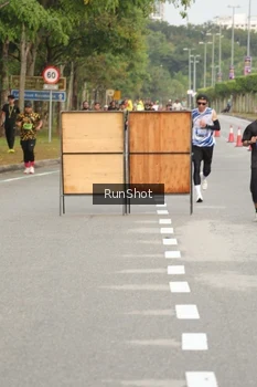 Runner Photo 5616377