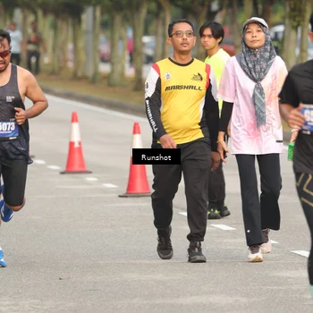 Runner Photo 5617100