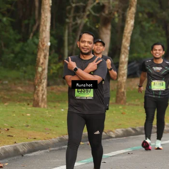 Runner Photo 5619373