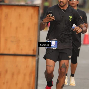 Runner Photo 5620255