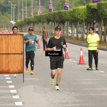 Runner Photo 5620621