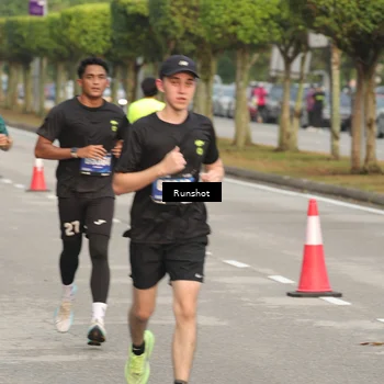 Runner Photo 5620644