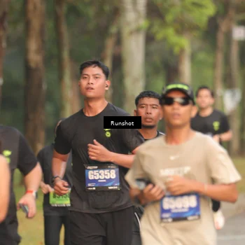 Runner Photo 5621715