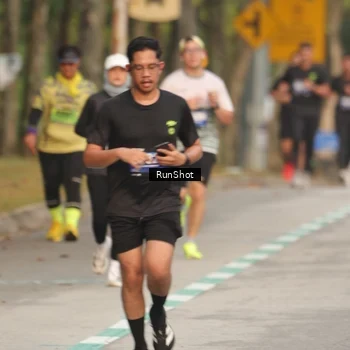 Runner Photo 5622431