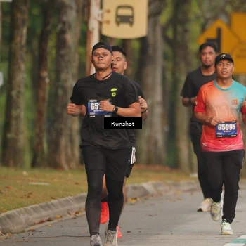 Runner Photo 5623035