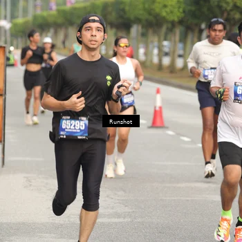 Runner Photo 5624801