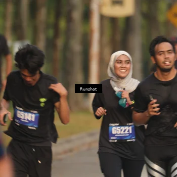 Runner Photo 5625201