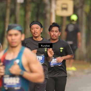 Runner Photo 5626649