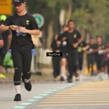 Runner Photo 5628111