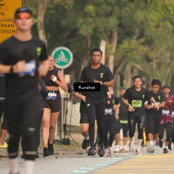 Runner Photo 5628202