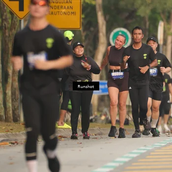 Runner Photo 5628344