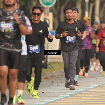 Runner Photo 5630840