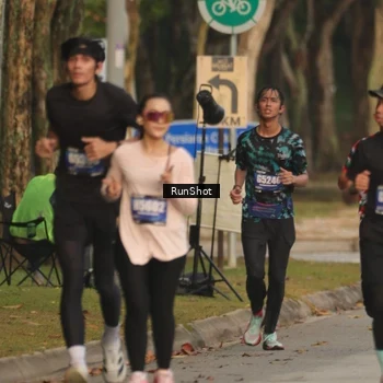Runner Photo 5631944