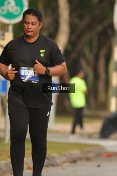 Runner Photo 5633396