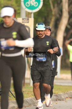 Runner Photo 5634035