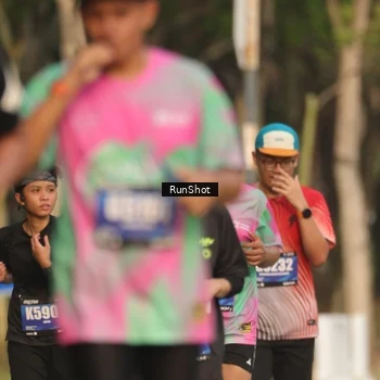 Runner Photo 5637002