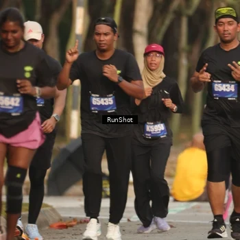 Runner Photo 5637003