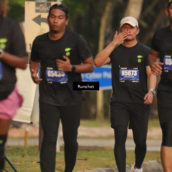 Runner Photo 5637358