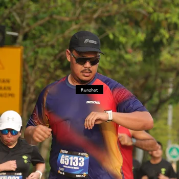 Runner Photo 5637472