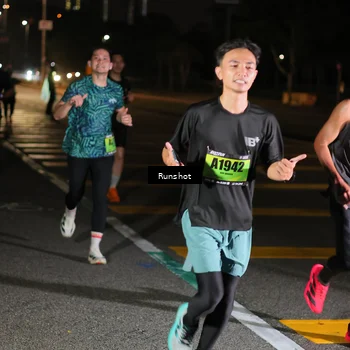 Runner Photo 5642153