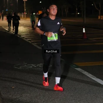 Runner Photo 5643879