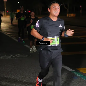 Runner Photo 5643898