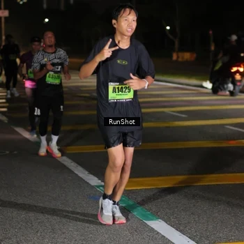 Runner Photo 5648010