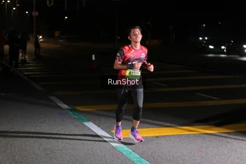Runner Photo 5649024
